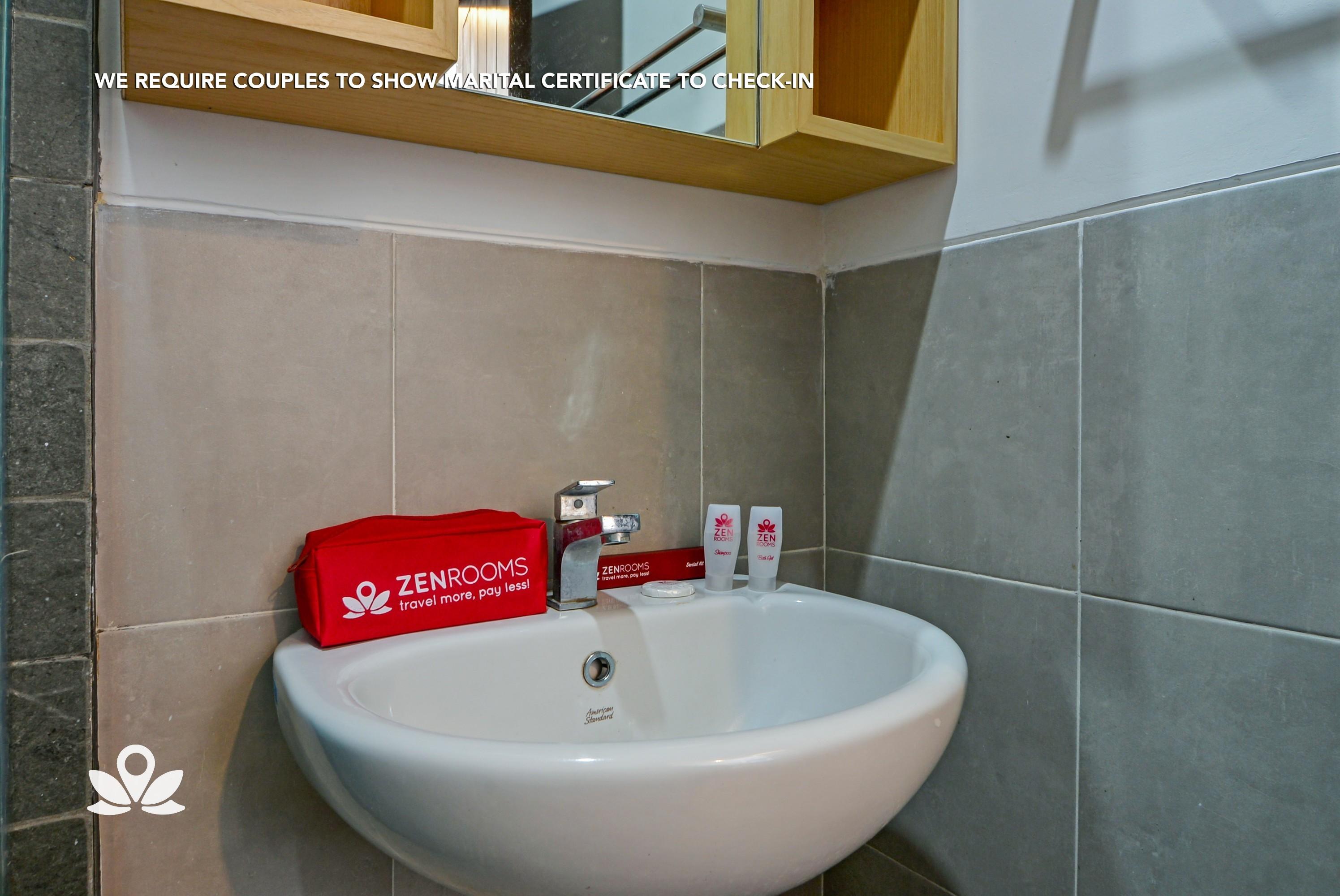 Legacy Residence Syariah Giacarta Esterno foto