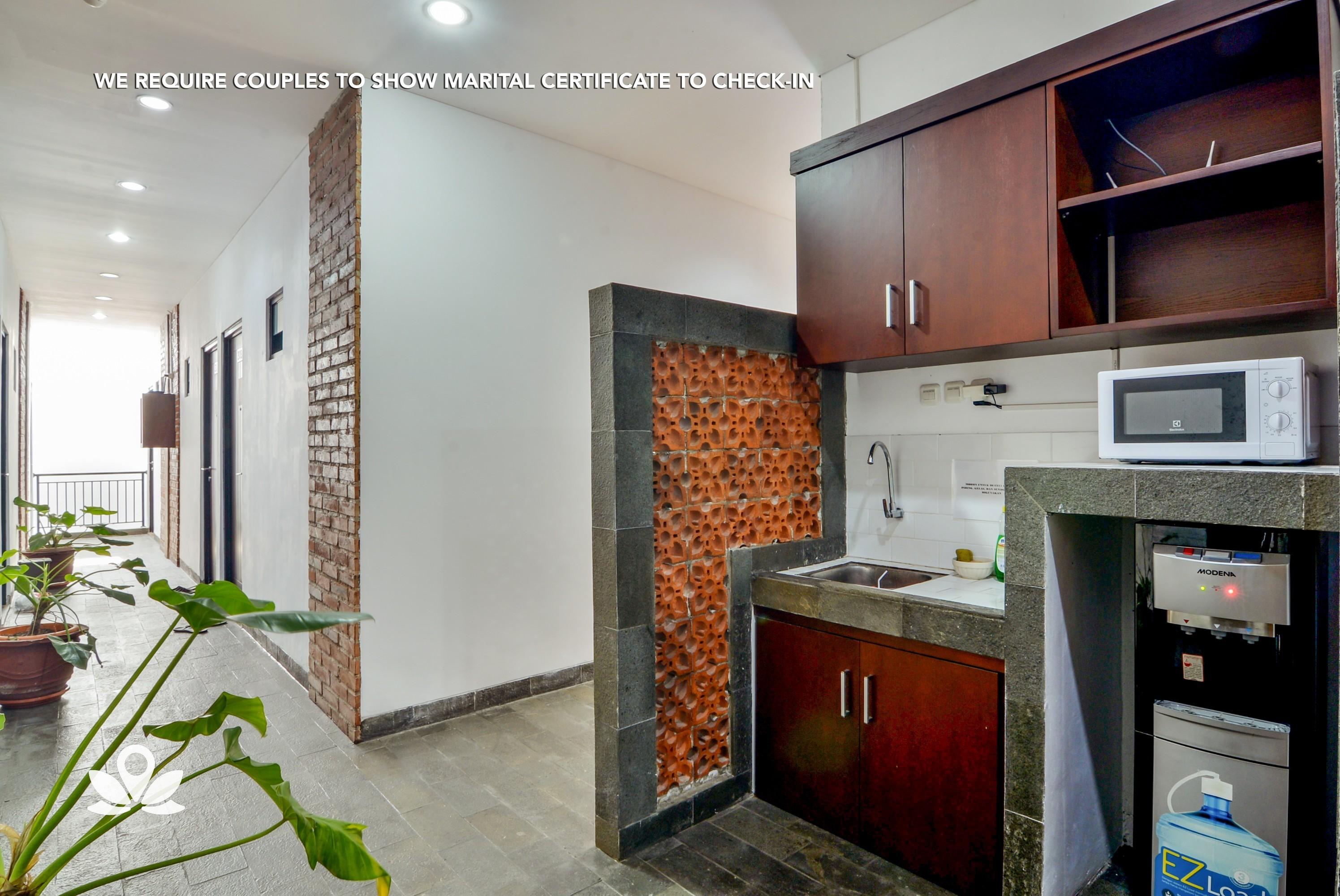 Legacy Residence Syariah Giacarta Esterno foto